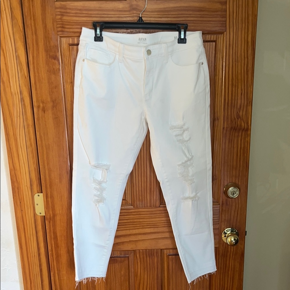 Anna Women's Cropped White Distressed Jeans